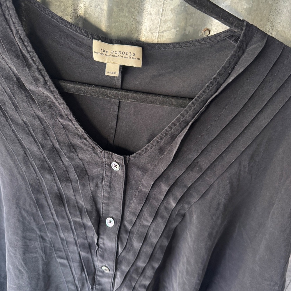 The Podolls Black 100% Silk Pintuck Pleat Dolman Sleeve Button Front Top XS boho - Picture 11 of 12